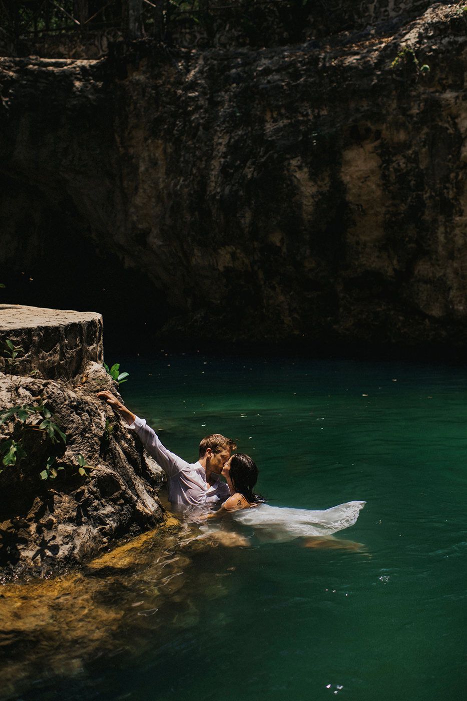 Adventurous cancun wedding photo in a cenotes
