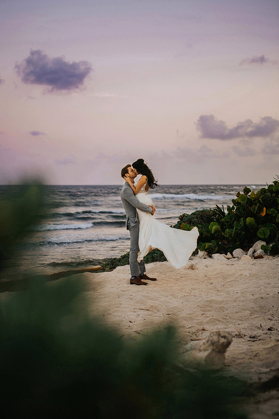 Wedding Photo oceanside in Tulum